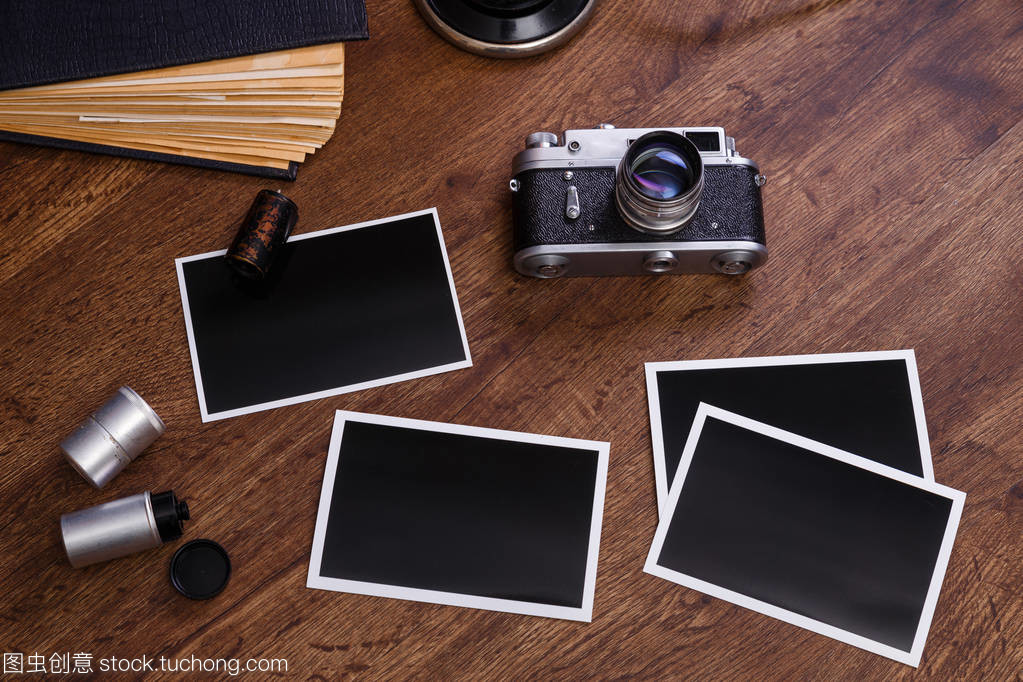 老式照片相機(jī)。空白的相框